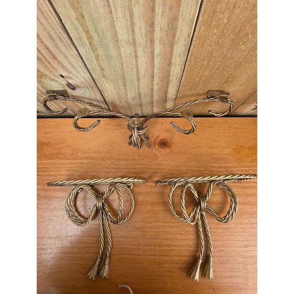 Gold-Toned Twisted Metal Wall Hooks & Shelf Set With Bow Design - Picture 4 of 8